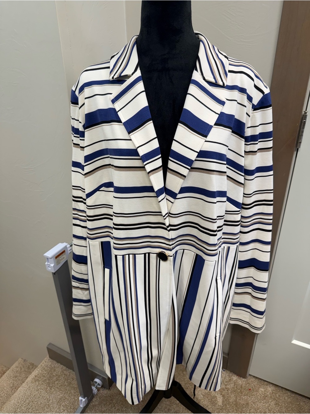Chico's Blazer Jacket White Blue Stripe Slit Back Business Casual One Button 4